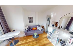 Gallery image of JOIVY Modern Studio with Eiffel Tower View in Paris +12 photos