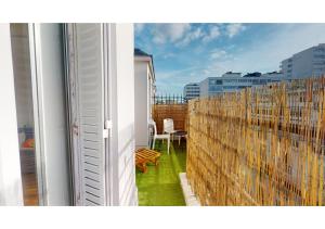 Fotografie z fotogalerie ubytování JOIVY Modern Studio with Eiffel Tower View v Paříži