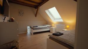 Et tv og/eller underholdning på Monteurzimmer Pavan, L10 KEINE FERIENWOHNUNG