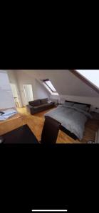 TV a/nebo společenská místnost v ubytování Beaumaris Rooms