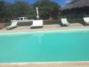 สระว่ายน้ำที่อยู่ใกล้ ๆ หรือใน Villa Morabeza Guest House