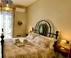 A bed or beds in a room at Agriturismo con cucina Il Favaio
