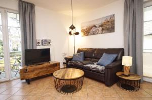 Posezení v ubytování strandnahe Ferienwohnung mit 2 Balkonen - Haus am Kurpark FeWo 12