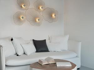 Olvos Luxury Suites的休息区