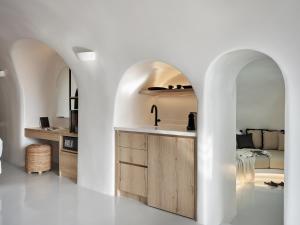Olvos Luxury Suites的厨房或小厨房