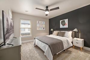 En eller flere senge i et værelse på The Hearth House - Quiet Rogers Retreat