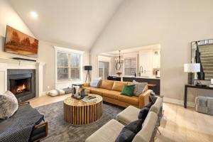 Køkken eller tekøkken på The Hearth House - Quiet Rogers Retreat