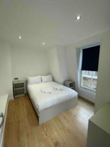 Katil atau katil-katil dalam bilik di 2Br in Battersea Central 15 mins to Big Ben/London Eye/Waterloo BS5