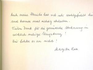 ein handschriftlicher Brief auf weißem Papier in der Unterkunft Ostseespaß in Elmenhorst