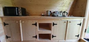 Kuchyňa alebo kuchynka v ubytovaní Cabane 2/3 pers au Camping les Patis + 8 fotografií
