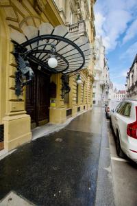 Premium Apartment by Hi5- Close to Parliament 1054 Budapest, 16 Akadémia utca kép - 2