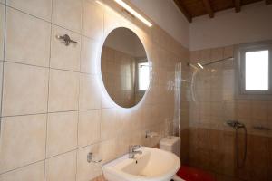 Nuotrauka iš apgyvendinimo įstaigos 1 Bd Emerald Apt with Sparkling Shared Pool mieste Plintri galerijos
