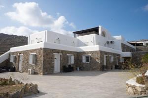 صورة لـ Experience Mykonos Ruby Paradise with Shared Pool في Plintri