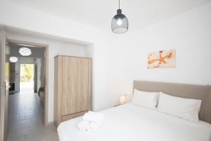 صورة لـ Experience Mykonos Ruby Paradise with Shared Pool في Plintri