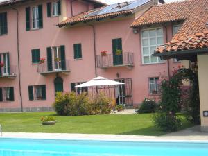 Bazén v ubytovaní Torre dei Frati Bed & Breakfast alebo v jeho blízkosti
