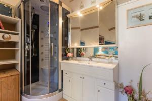 Kúpeľňa v ubytovaní Maison charmante à Bernières-sur-Mer, parfait 35 m².