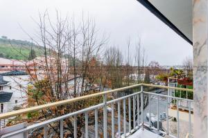 Aussicht vom Balkon eines Hauses in der Unterkunft Imperial apartment 1, 2 e 3 in Braga
