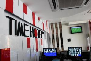 TV a/nebo společenská místnost v ubytování Time Hotel