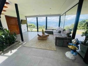 Gallery image of Casa Blanca Cabaña de lujo rodeada de naturaleza in Copacabana