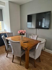 Et tv og/eller underholdning på Luxury Town House + 5 billeder