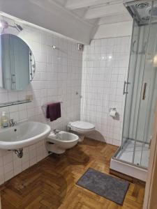 Kúpeľňa v ubytovaní Coronari 45 apartment + 37 fotografií