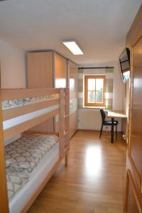 Apartment Weitblick tesisinde bir ranza yatağı veya ranza yatakları