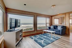 TV a/nebo společenská místnost v ubytování Ester Lee Oceanview Inn