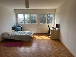 Postel nebo postele na pokoji v ubytování 名门小屋