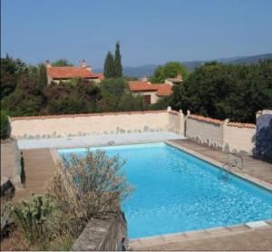 Bazén v ubytování Appartement vue mer Les hameaux de Propriano à Propriano nebo v jeho okolí