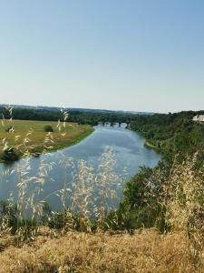 - Vistas al río desde una colina en Cazama-Chambre indépendante, en Bouchemaine