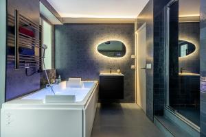 ห้องน้ำของ Opéra, Grand Boulevard 9ème, suite avec jacuzzi