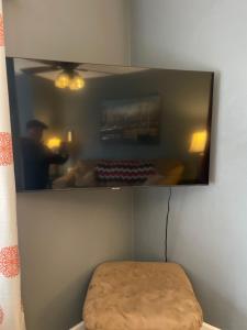 TV a/nebo společenská místnost v ubytování Dartt's Park Flat