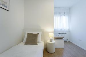 Postel nebo postele na pokoji v ubytování Villa Tina in Pinezići (Haus für 10 Personen)