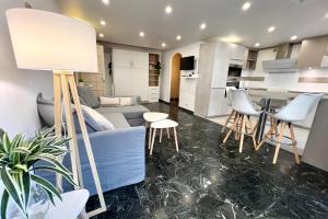 Кухня или мини-кухня в ANTIBES PONTEIL - 4 people - Terrace
 +21 фотография