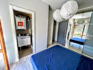 Photo de la galerie de l'établissement -Penthouse con Terrazza Panoramica -Free Parking-, à Carrara 5 autres photos