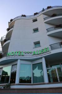 Budova, kde se hotel nachází