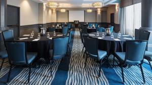 DoubleTree by Hilton San Diego Del Mar的休息区