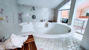 Łazienka w obiekcie KOSY Spa, Les Princes