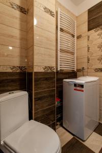 Koupelna v ubytování Apartament Royal Capital Towers Klimatyzacja & Prywatny Parking & Bezkontaktowe Zameldowanie & Balkon