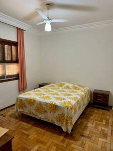 Легло или легла в стая в Casa de Veraneio com Piscina em São Pedro - SP