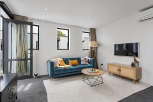 TV/trung tâm giải trí tại Simply The Best CBD 3 Mins Plus Garage