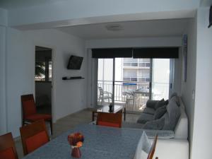 Χώρος καθιστικού στο Apartamento Playa de Gandía, 4 dormitorios, 9 personas - ES-314-7