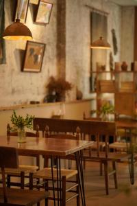 Restaurace v ubytování Ron Inn Xingping Hepan Xiaozhu