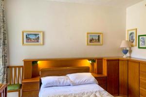 Postel nebo postele na pokoji v ubytování Seafront apartment in Gozo, Marsalforn - Happy Rentals