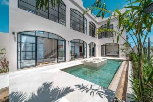 Bazén v ubytování Le Mansion: Mediterranean Luxury in Seseh nebo v jeho okolí