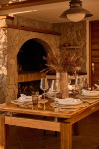 Напитки в Luxurious city retreat with pool