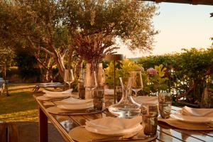 Сад в Luxurious city retreat with pool