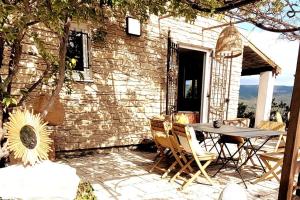 Το κτήριο όπου στεγάζεται  ο ξενώνας