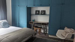 Spacious home, by Headingley Stadium, LGI, Leeds Arena, and the University of Leeds客房内的一张或多张床位