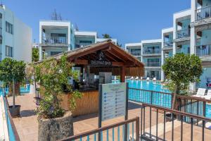 Bazén v ubytování Ladonia Hotels Mio Bianco nebo v jeho okolí
